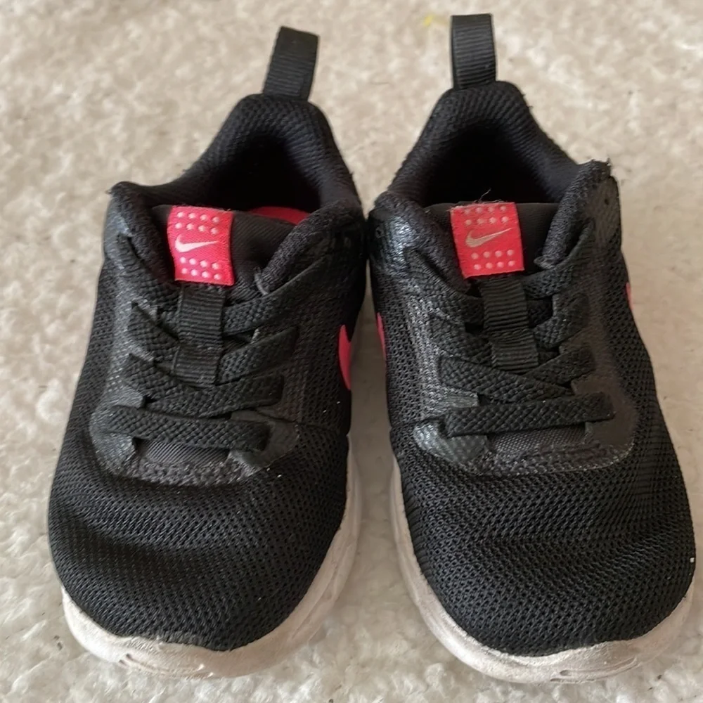 NIKE Air Sneakers Size 6C